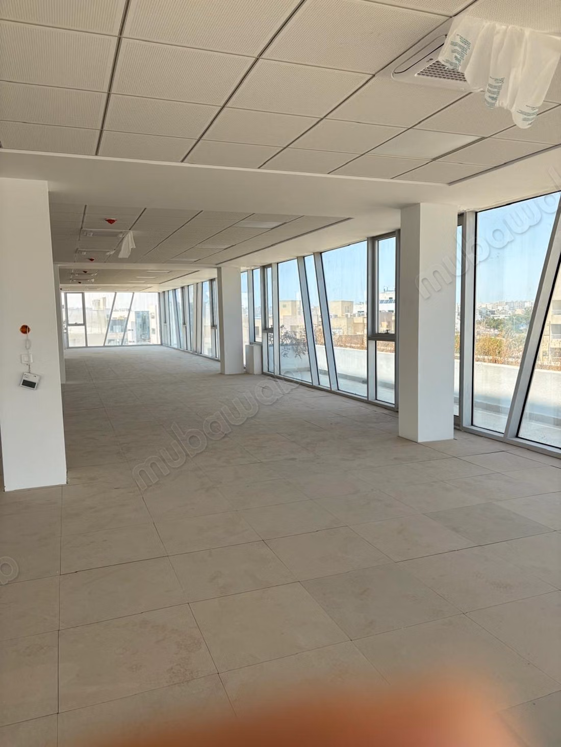 Exclusive Commercial and Office Building LAC 2