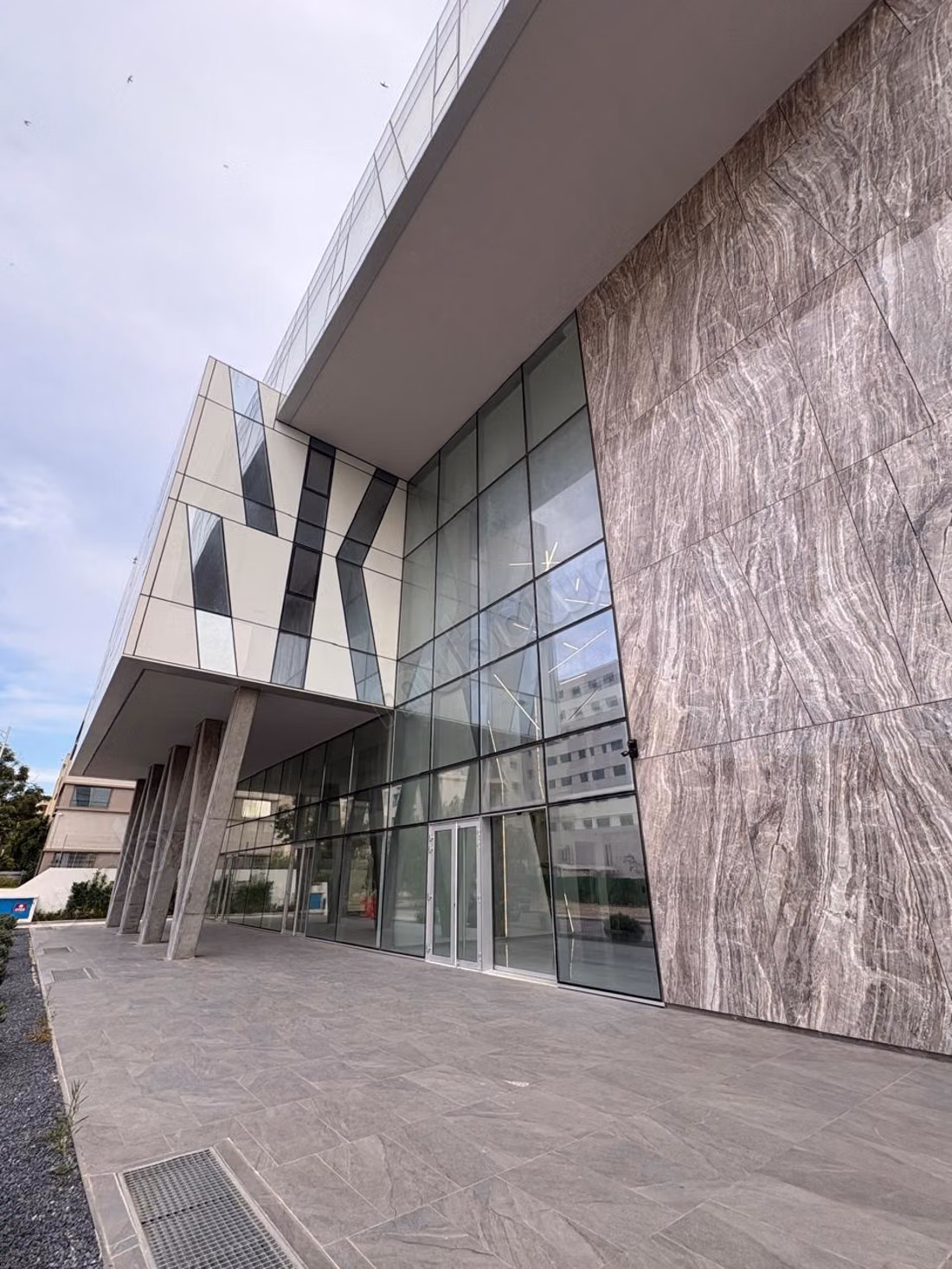 Exclusive Commercial and Office Building LAC 2