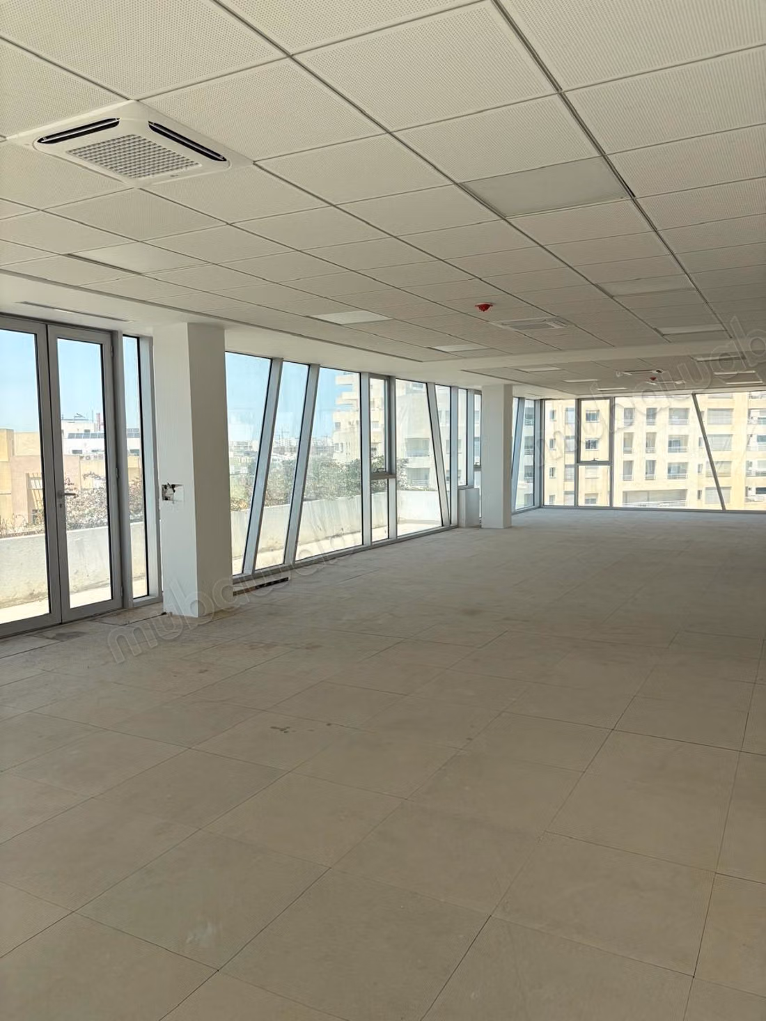 Exclusive Commercial and Office Building LAC 2