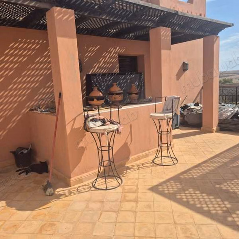 Villa à Vendre de 500.0 m² à Marrakech, Route D'Amizmiz