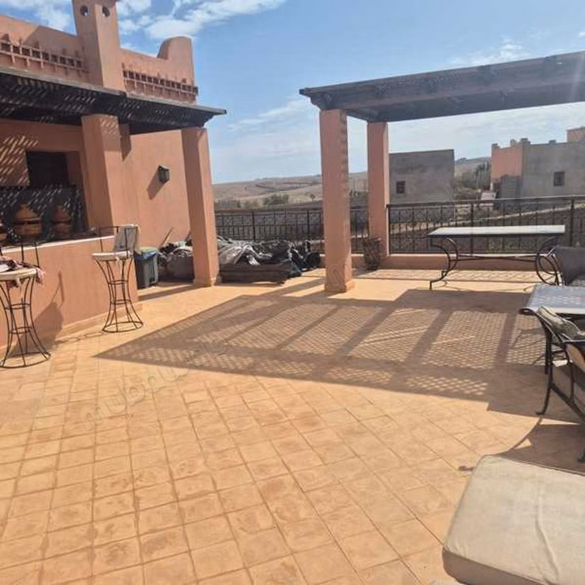 Villa à Vendre de 500.0 m² à Marrakech, Route D'Amizmiz