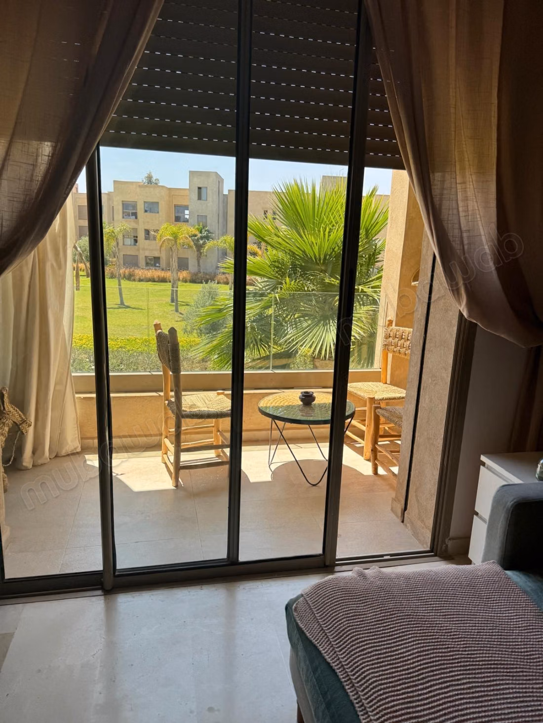 Louez cet appartement à Riad Al Atlas. Superficie 120 m². Bien meublé