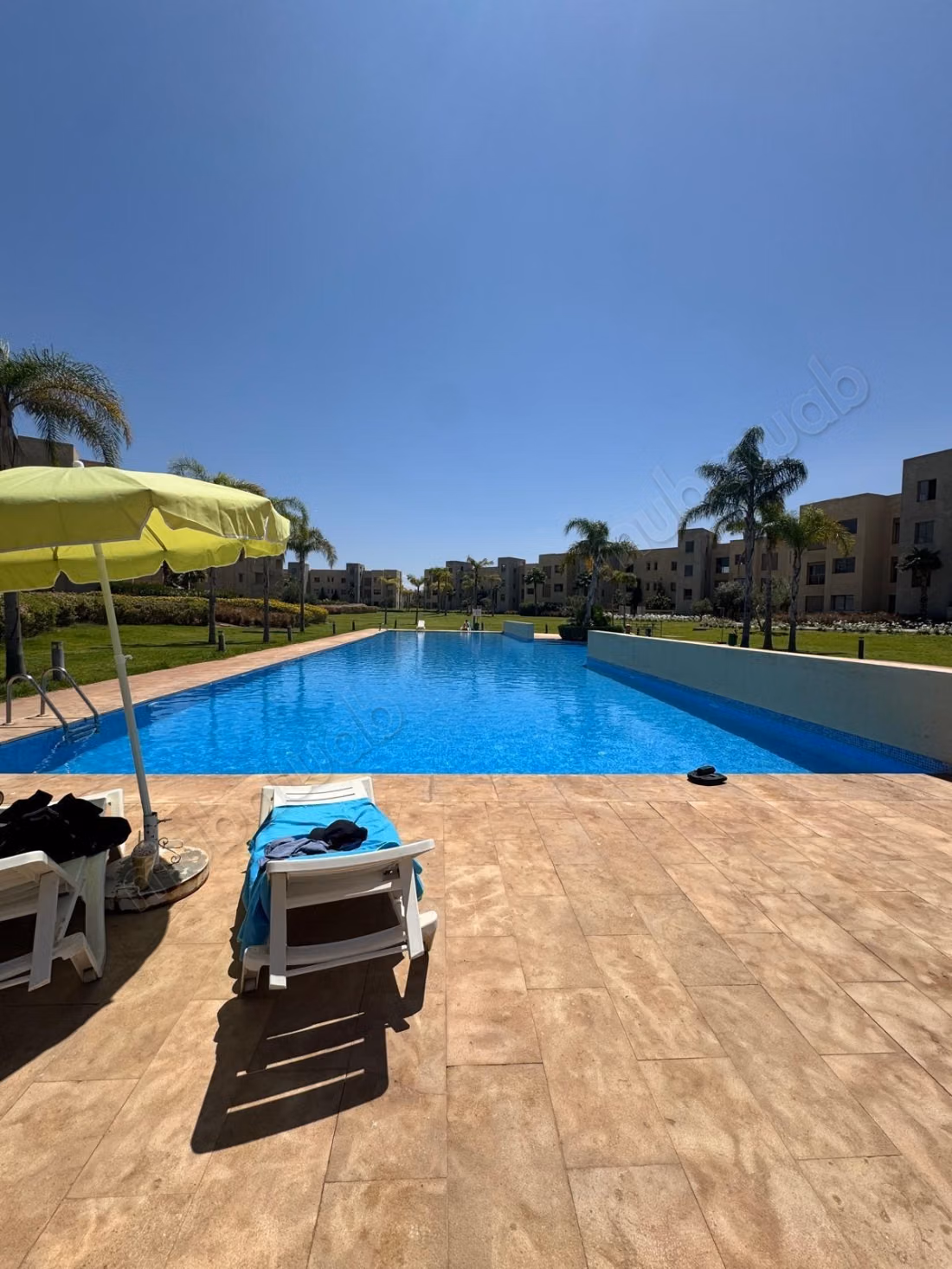 Louez cet appartement à Riad Al Atlas. Superficie 120 m². Bien meublé