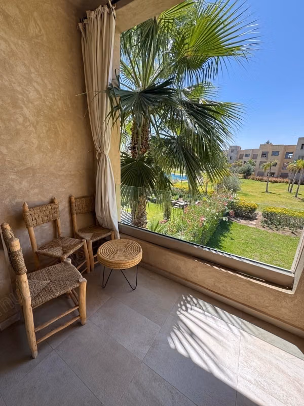 Huur dit appartement in Riad Al Atlas. Oppervlakte 120 m². Goed ingericht