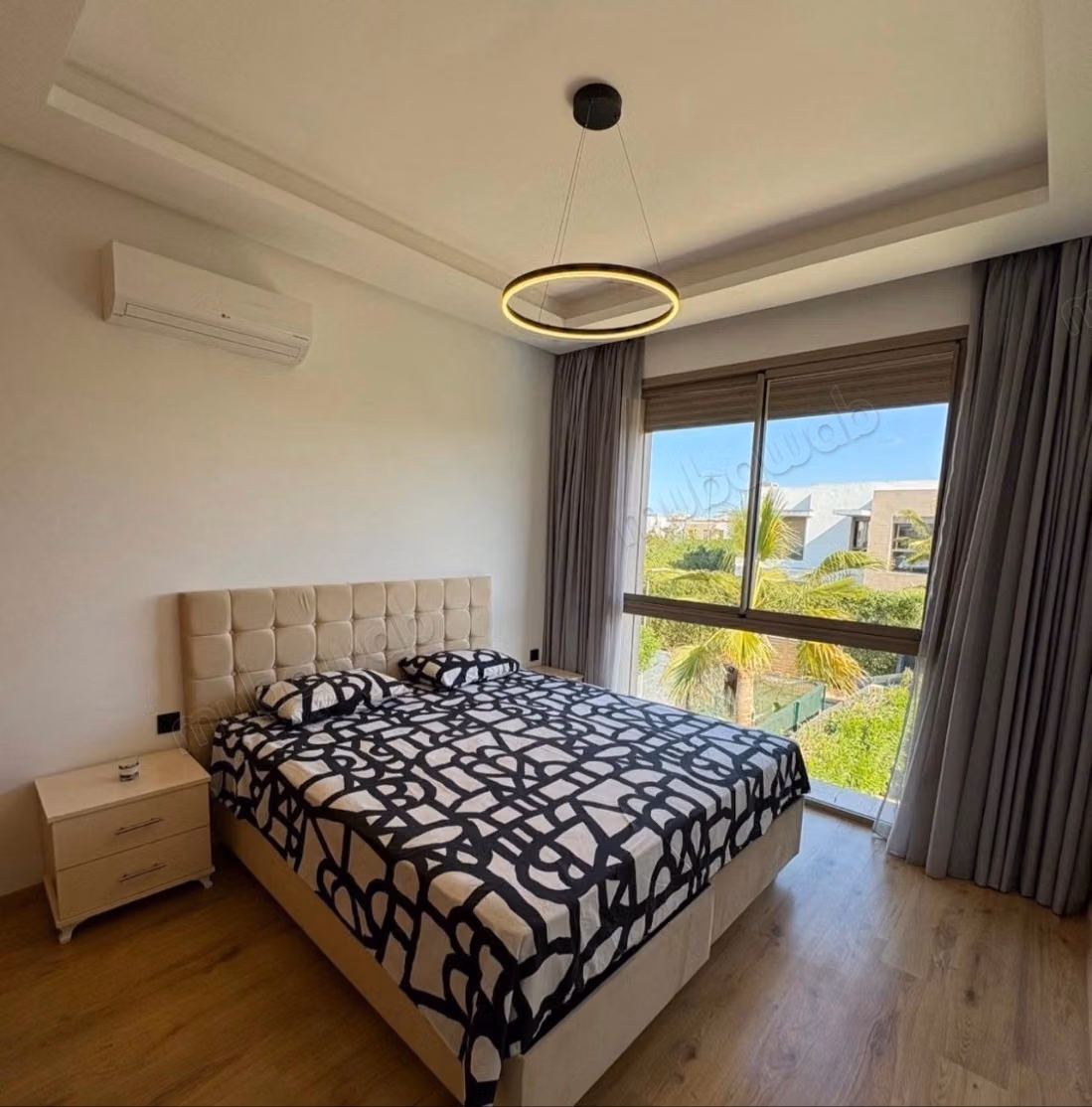Affitto villa di alto standing a Dar Bouazza. 3 camere piacevoli. Aria condizionata e piscina