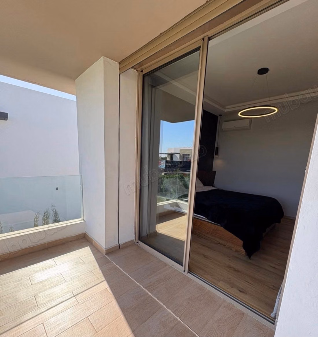 Affitto villa di alto standing a Dar Bouazza. 3 camere piacevoli. Aria condizionata e piscina
