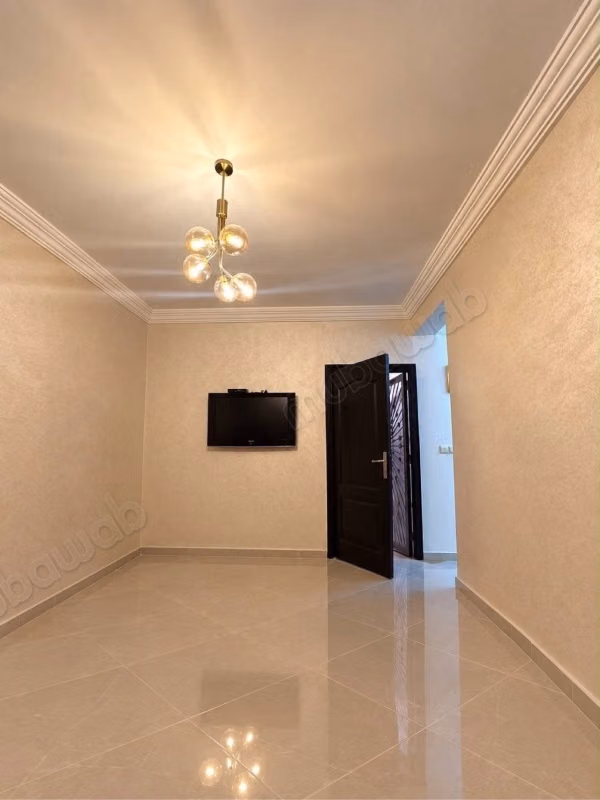 Appartement en vente à Hay Houda. 3 grandes pièces. Prestation de conciergerie