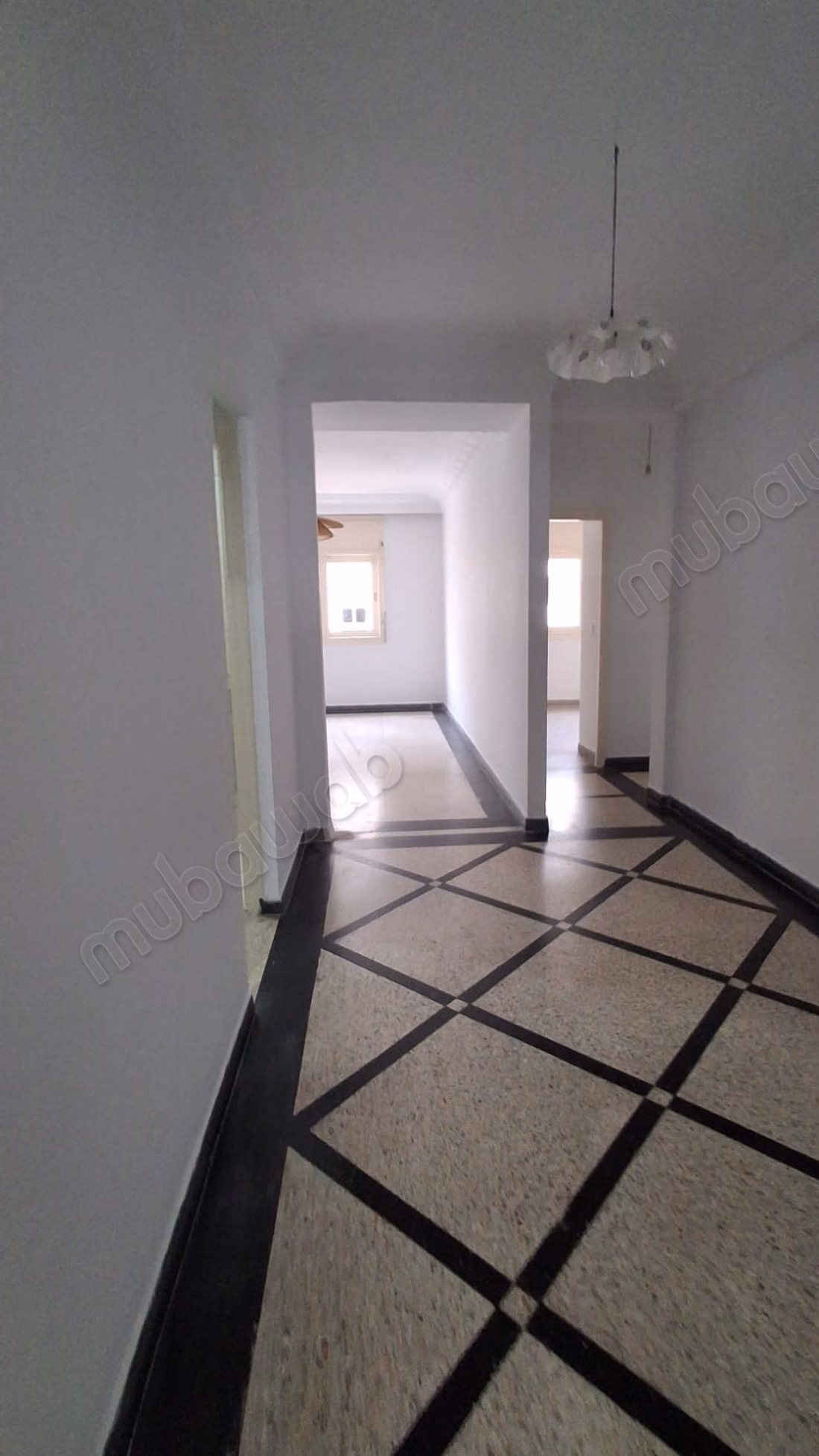 Appartement vide a louer agdal 7500