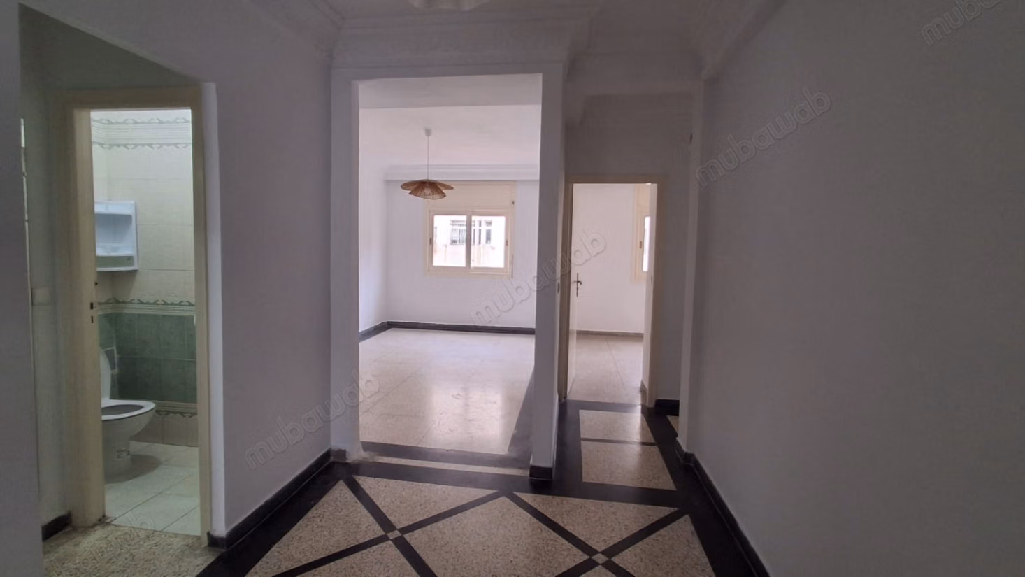 Appartement vide a louer agdal 7500