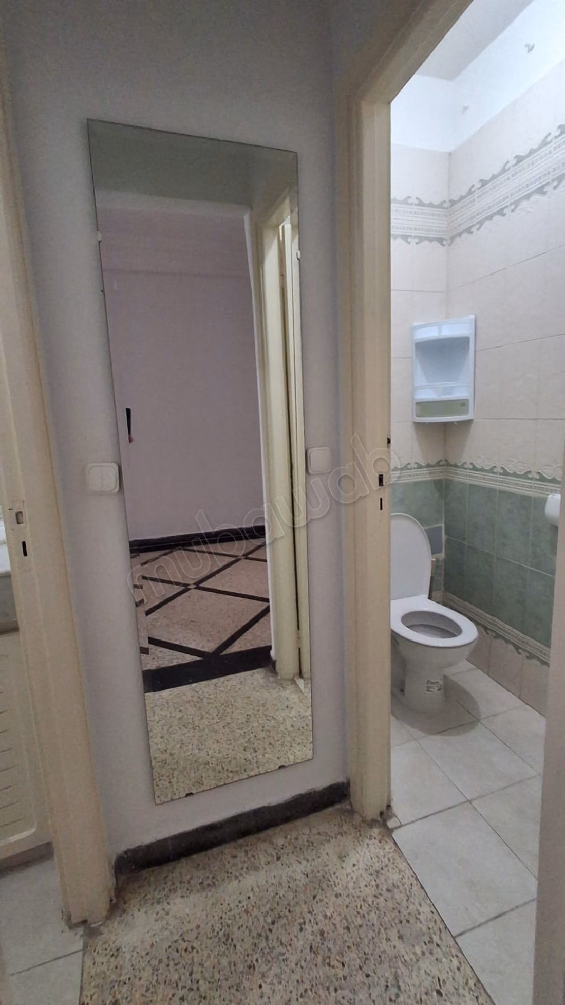 Appartement vide a louer agdal 7500