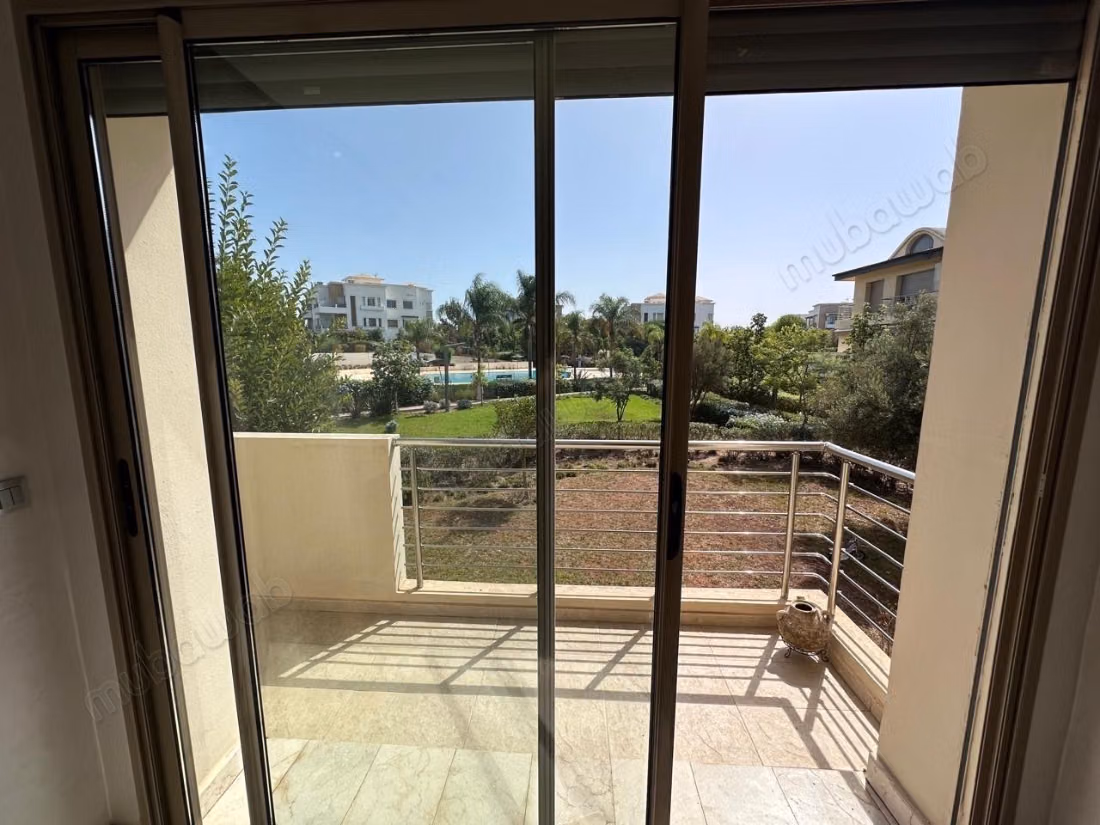 Superbe appartement à louer à Ville Verte. 4 pièces. Terrasse et jardin