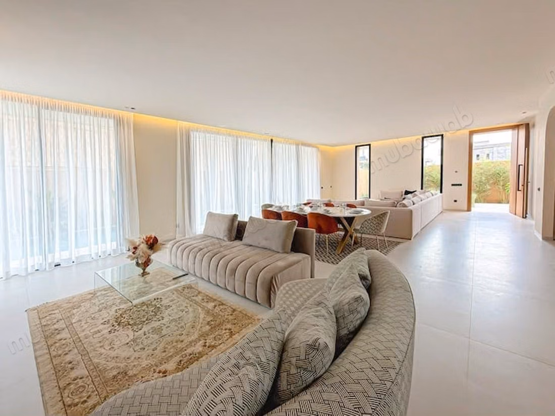 Location villa de haut standing à 5 chambres Meub