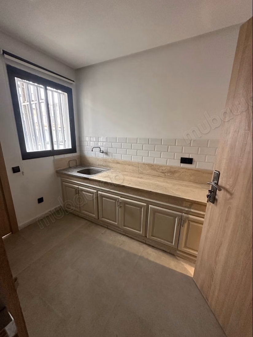 Plateau Bureau de 135 M2 pret pour exploitation
