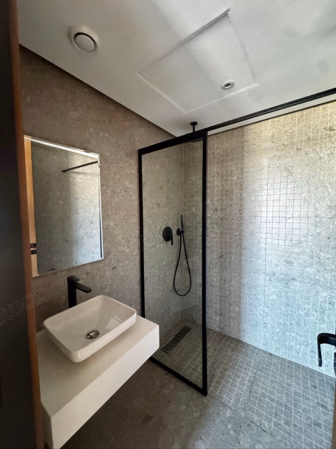 À LOUER — Appartement 3 CH en étage élevé, sans vis à vis, CFC