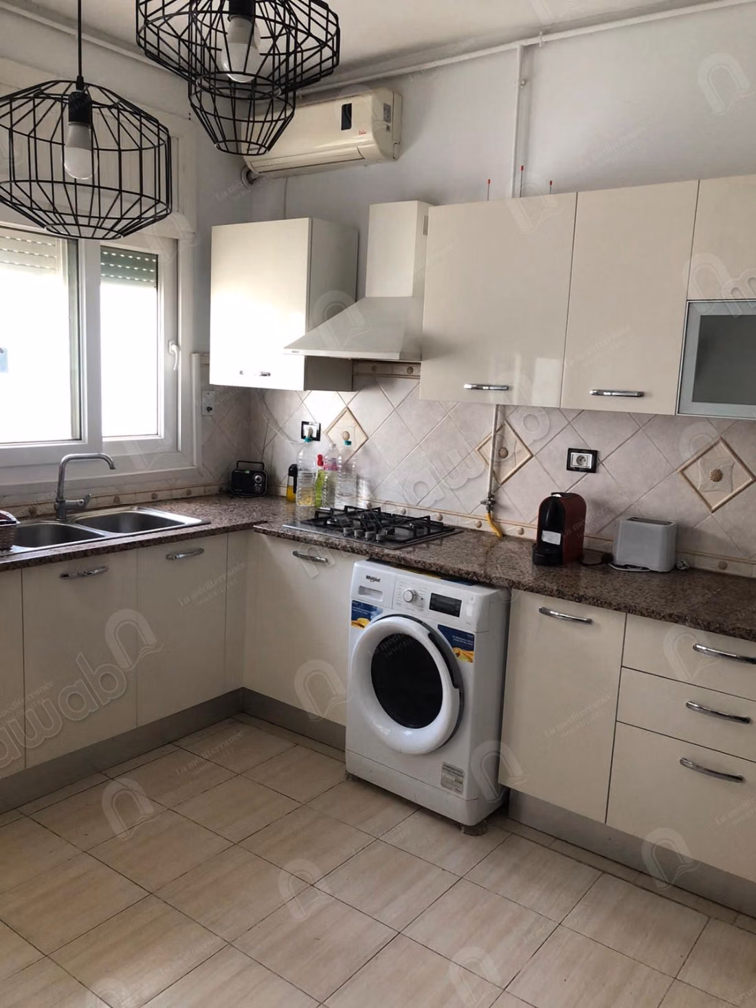 A louer un appartement meublé s3 à Menzah 7 biz
