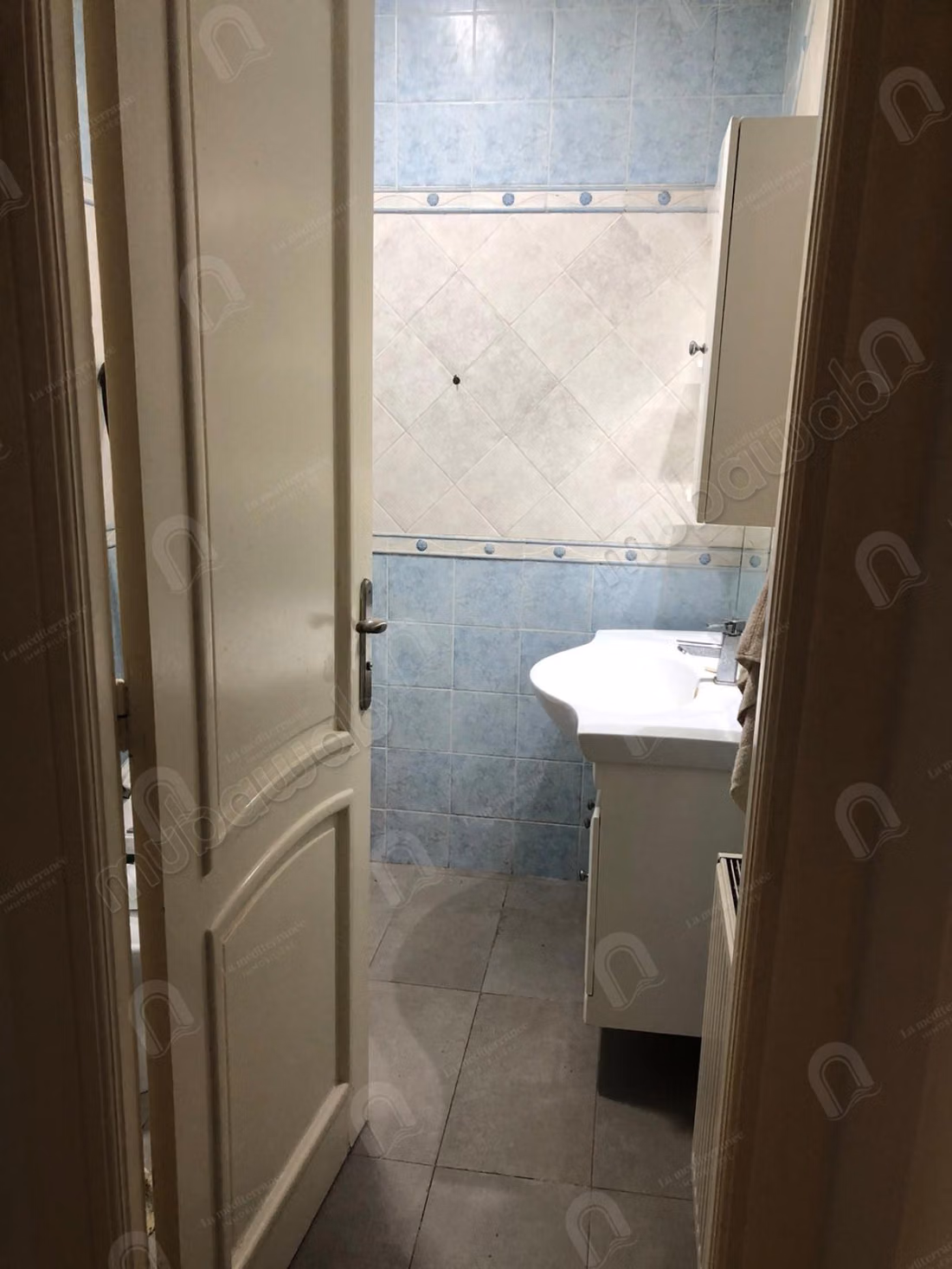 A louer un appartement meublé s3 à Menzah 7 biz