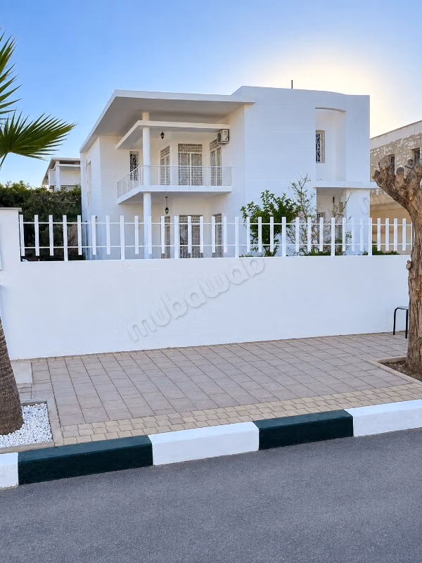 Villa te renoveren met hoog potentieel