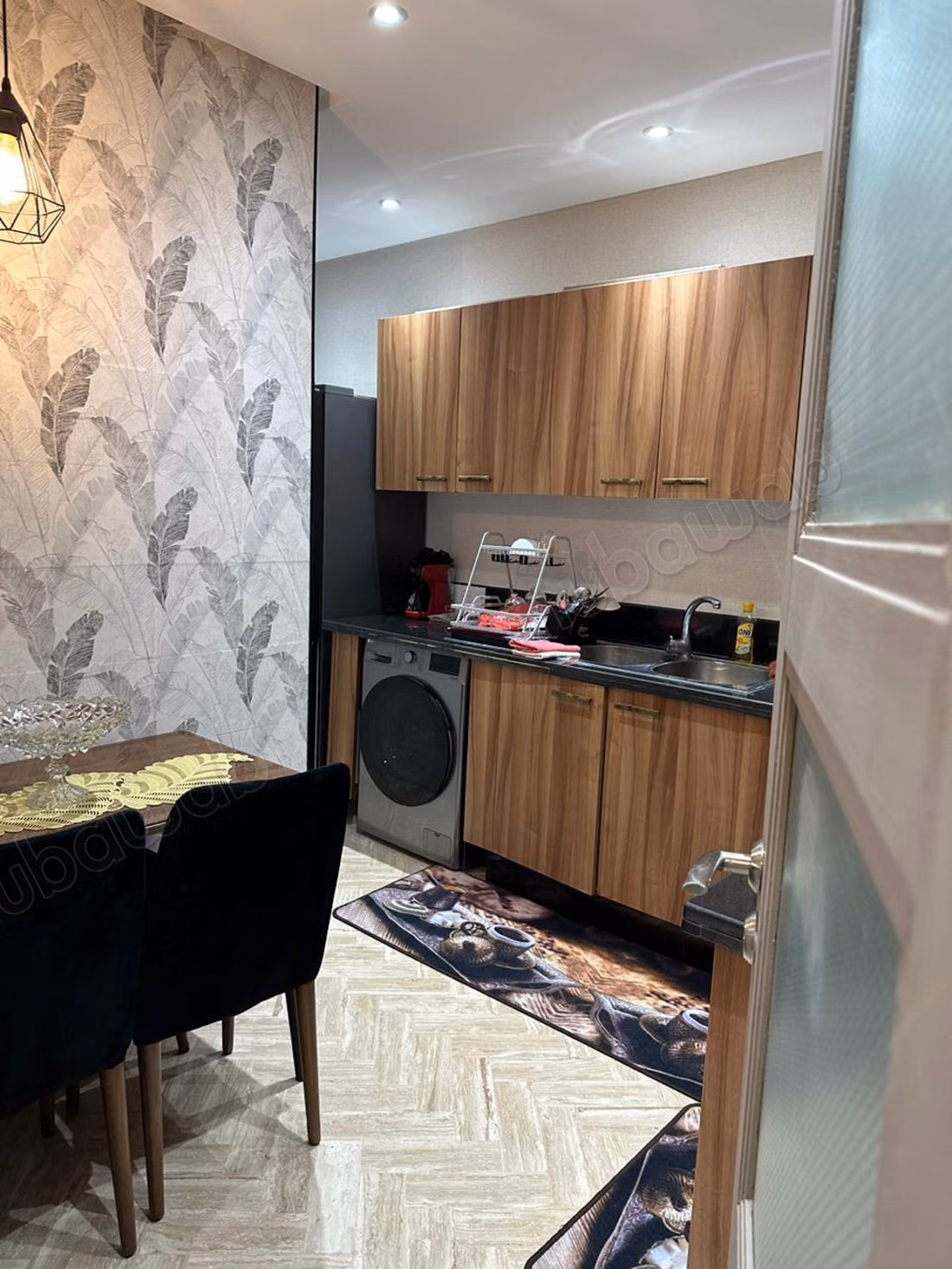 Bel appartement en location à Ouasis. 
1 chambre. 
Bien meublé