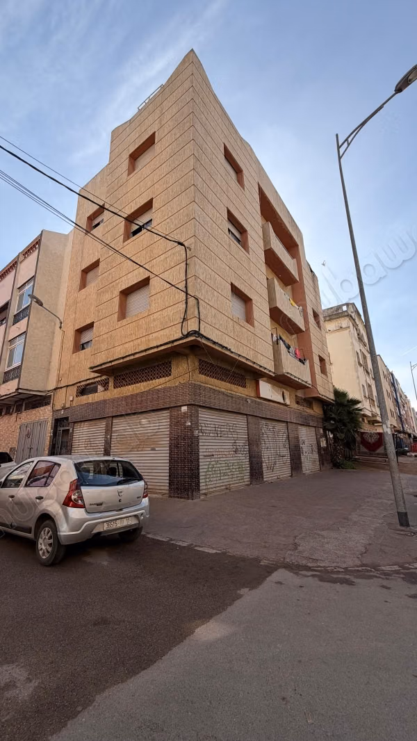 Huis te koop in Hay Al Horria. 5 grote kamers. Groot terras