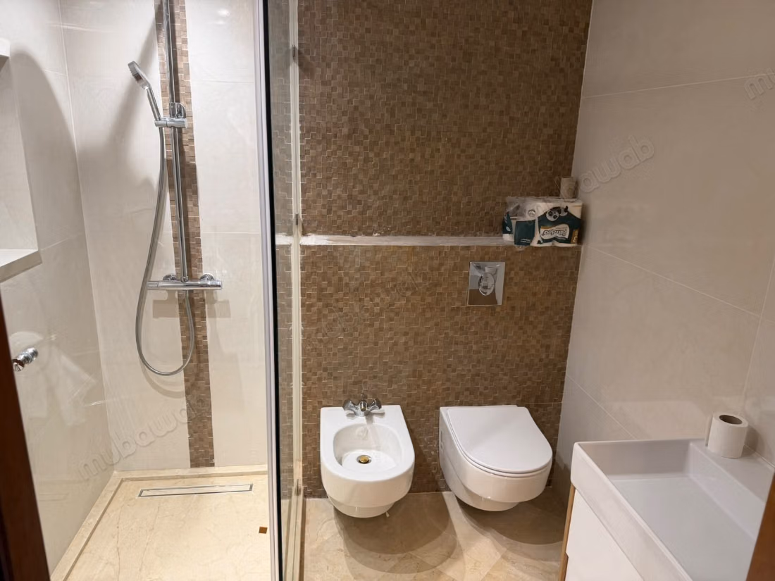 Très bel appartement en location à Racine. 
3 chambres. 
Meublé