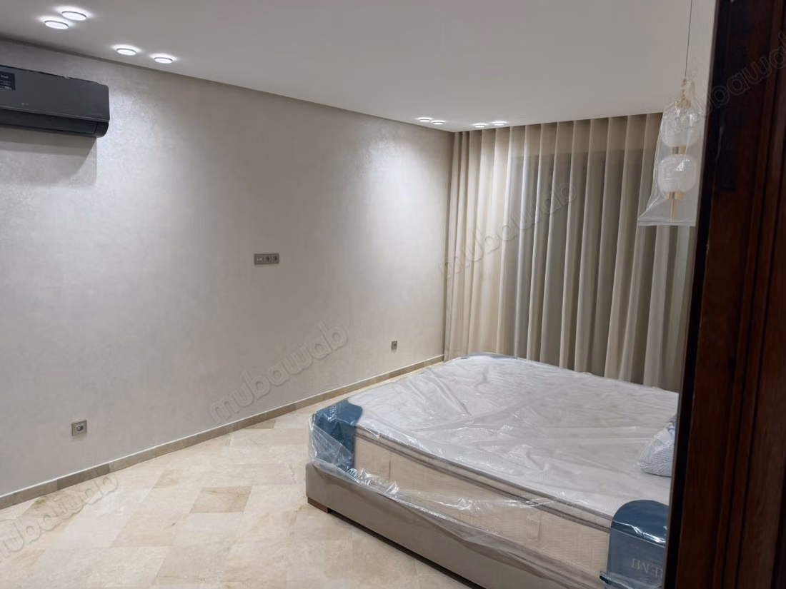 Très bel appartement en location à Racine. 
3 chambres. 
Meublé