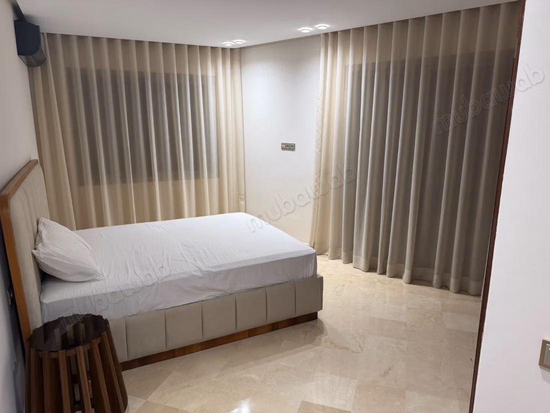 Très bel appartement en location à Racine. 
3 chambres. 
Meublé