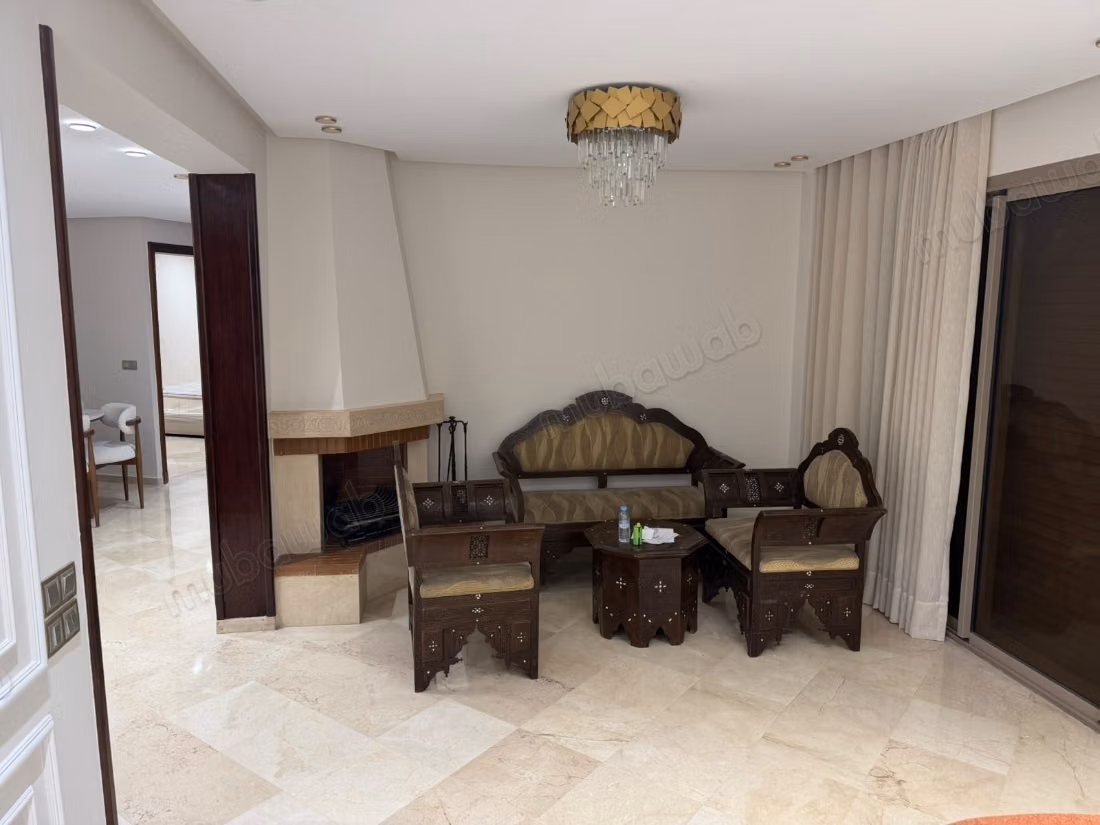 Très bel appartement en location à Racine. 
3 chambres. 
Meublé