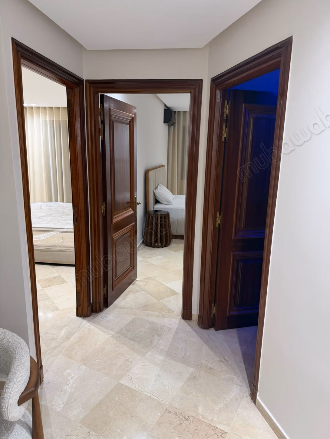 Très bel appartement en location à Racine. 
3 chambres. 
Meublé