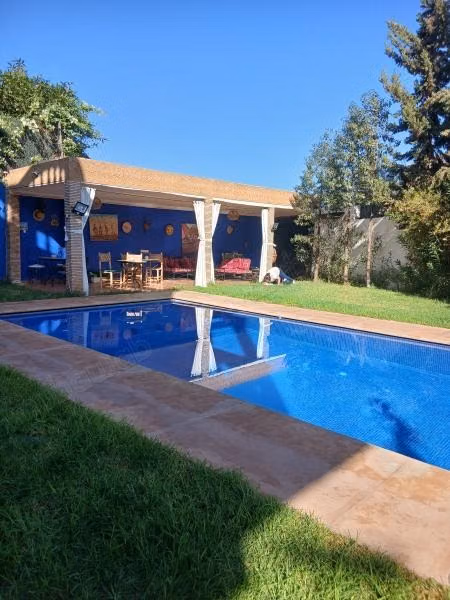 Somptueuse villa à vendre à Hay Targa. 
10 belles chambres. 
Bien meublé
