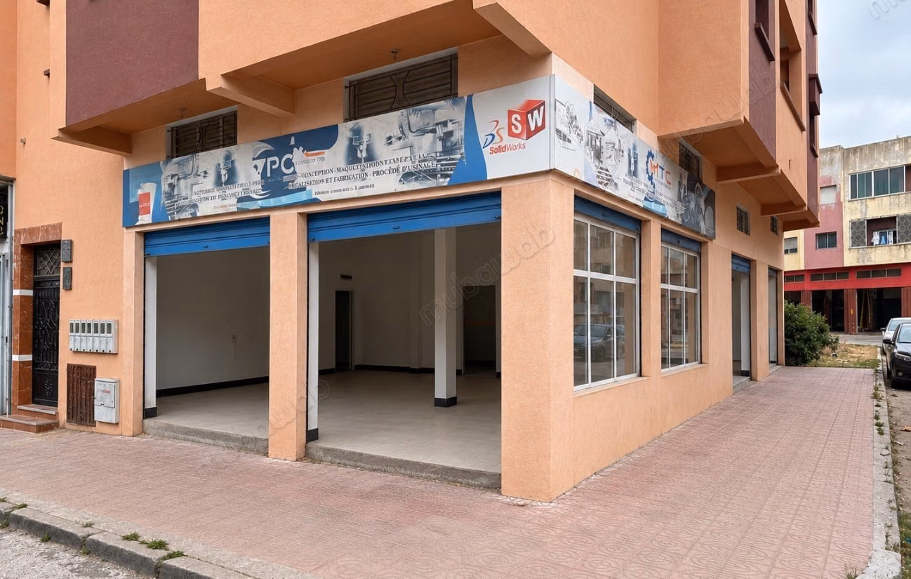 2 locaux d'angle 147m² titrés 
6 rideaux Centrale