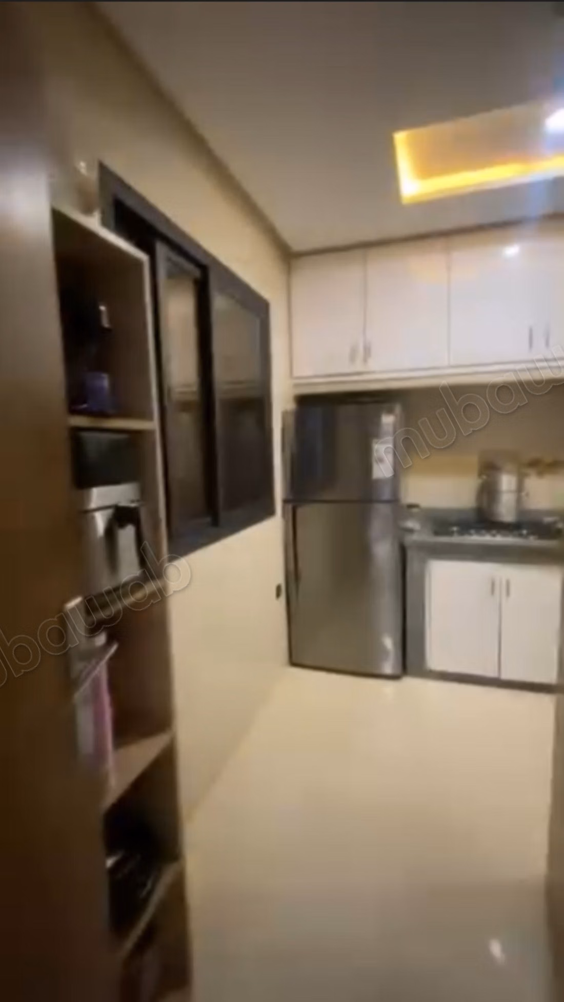 Venta de apartamento en el barrio Lamiya. Superficie total de 80 m². Salón marroquí y servicio de seguridad.