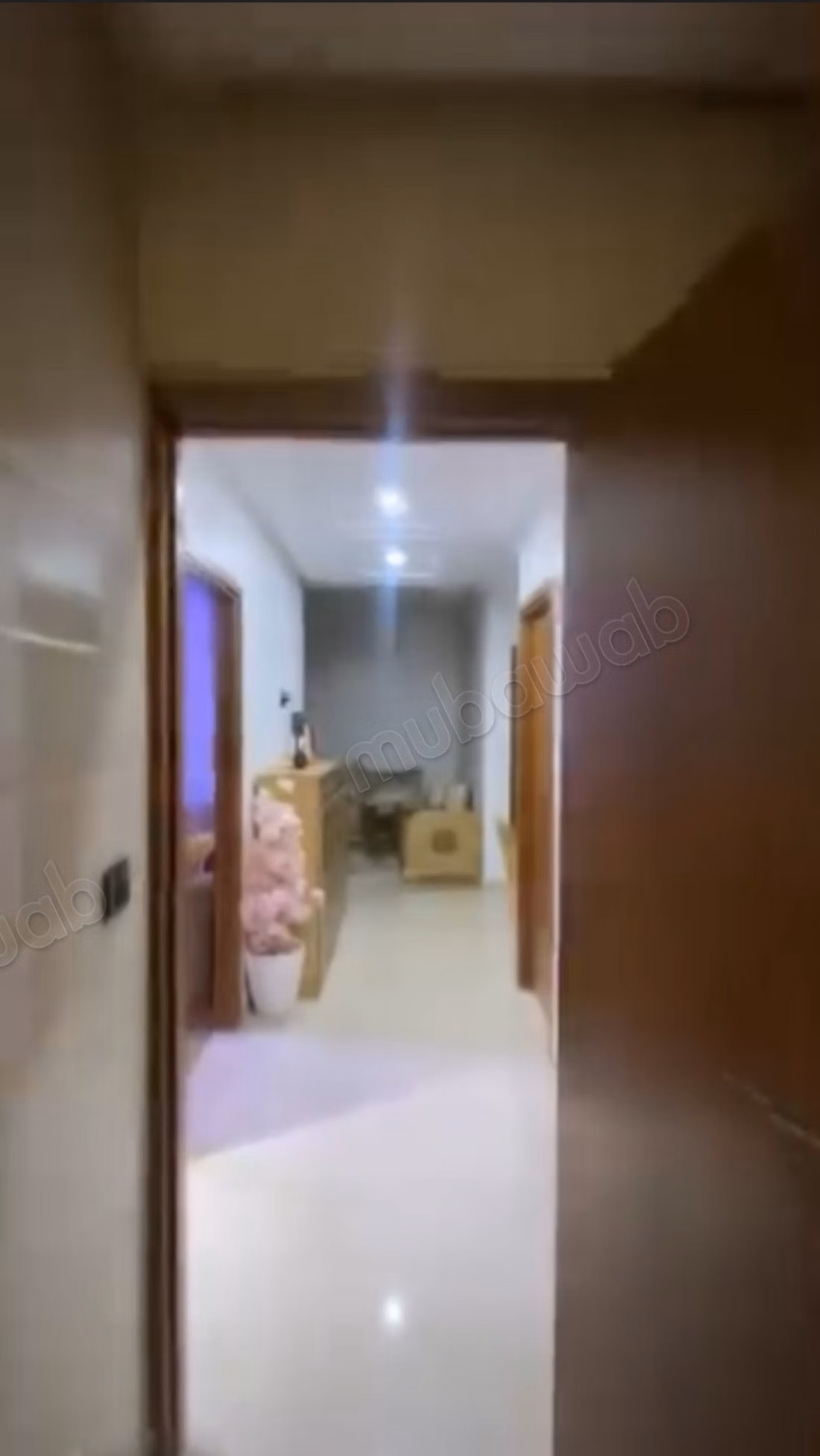 Venta de apartamento en el barrio Lamiya. Superficie total de 80 m². Salón marroquí y servicio de seguridad.