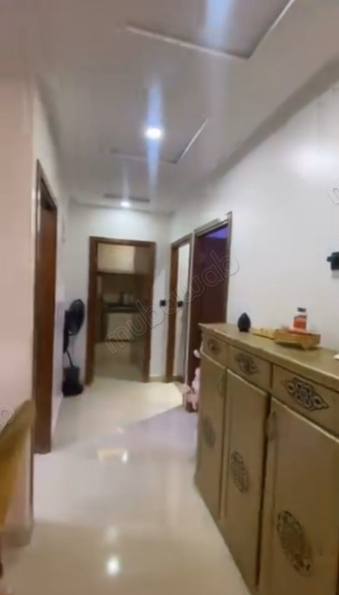 Venta de apartamento en el barrio Lamiya. Superficie total de 80 m². Salón marroquí y servicio de seguridad.