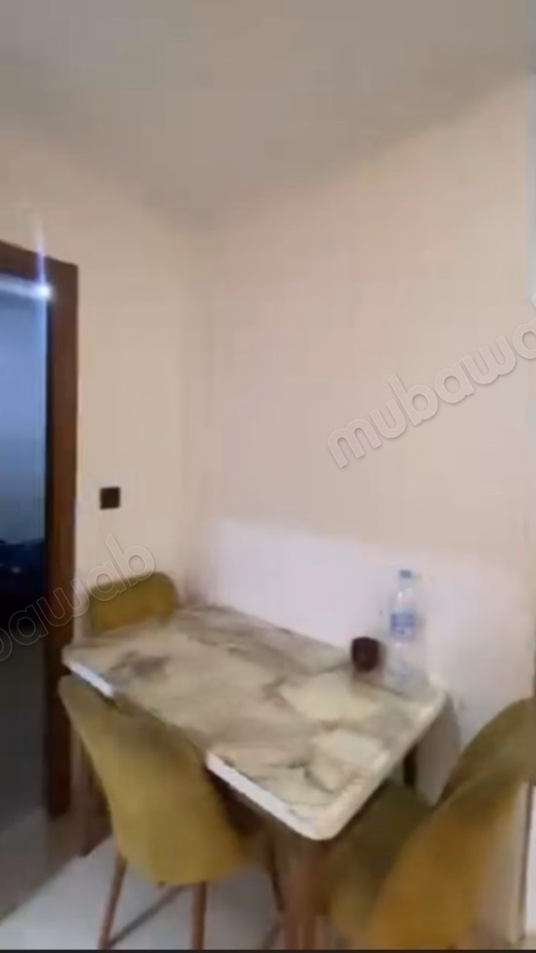 Venta de apartamento en el barrio Lamiya. Superficie total de 80 m². Salón marroquí y servicio de seguridad.
