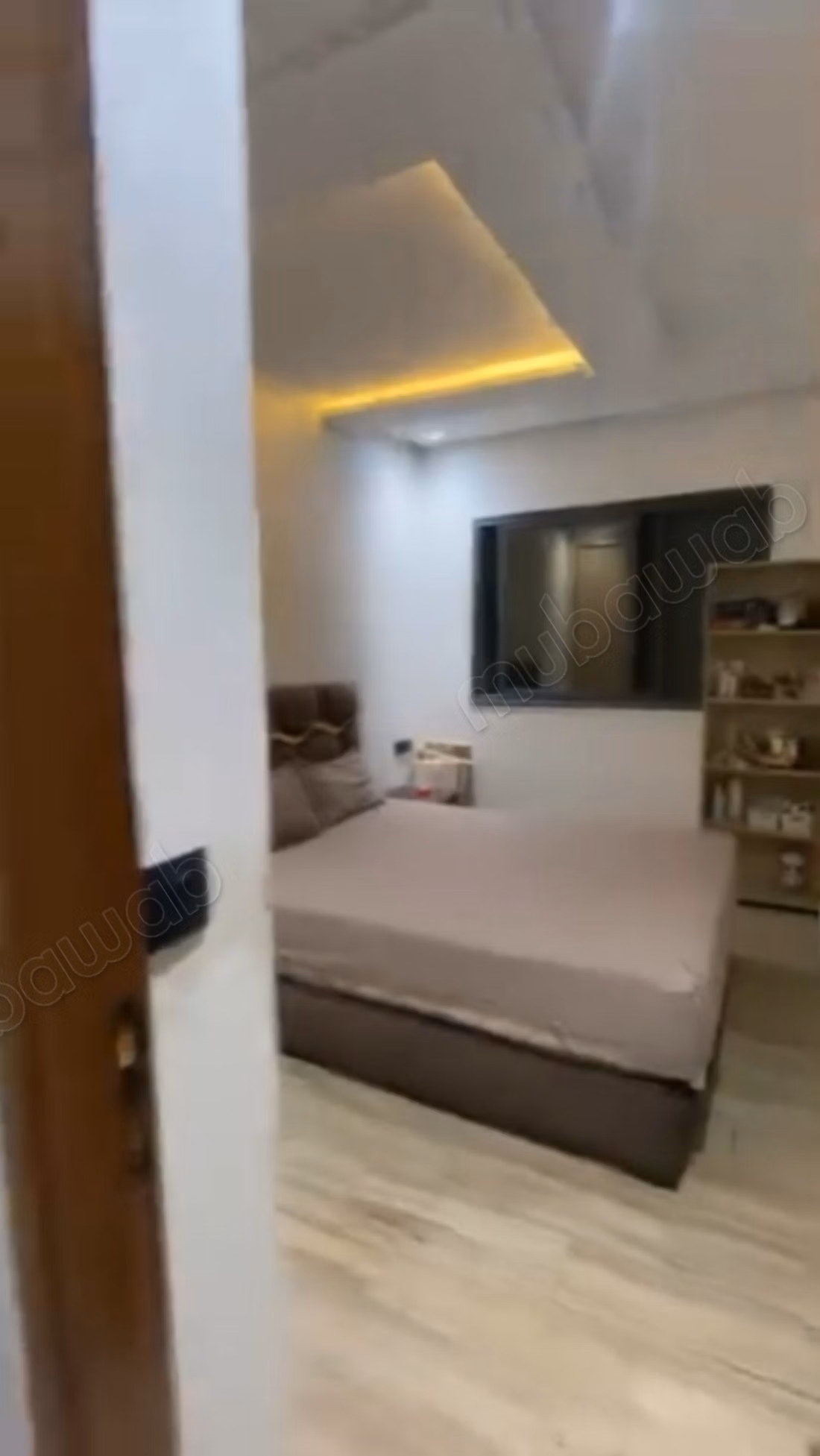 Venta de apartamento en el barrio Lamiya. Superficie total de 80 m². Salón marroquí y servicio de seguridad.