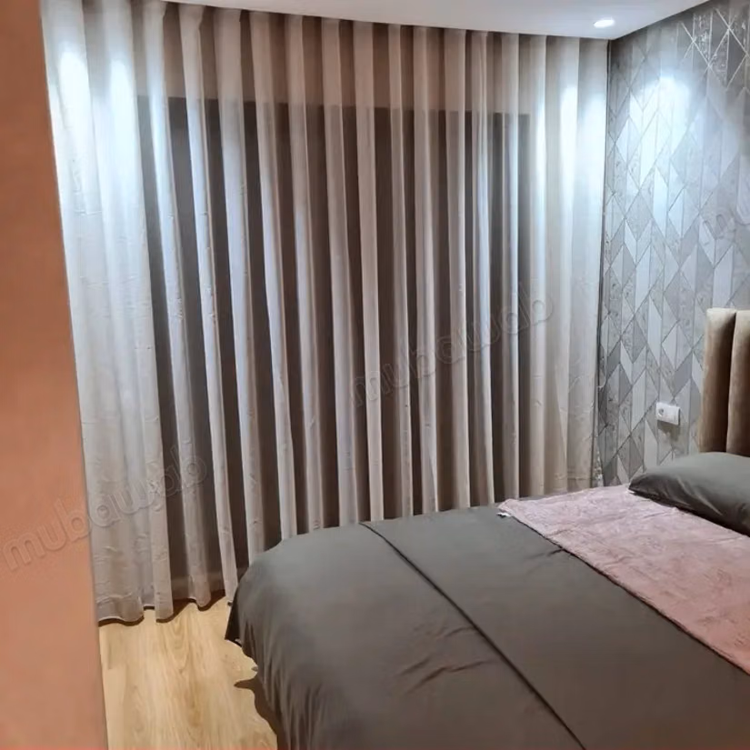 Location d'un appartement en Centre ville. 
Surface de 90 m². 
Meublé