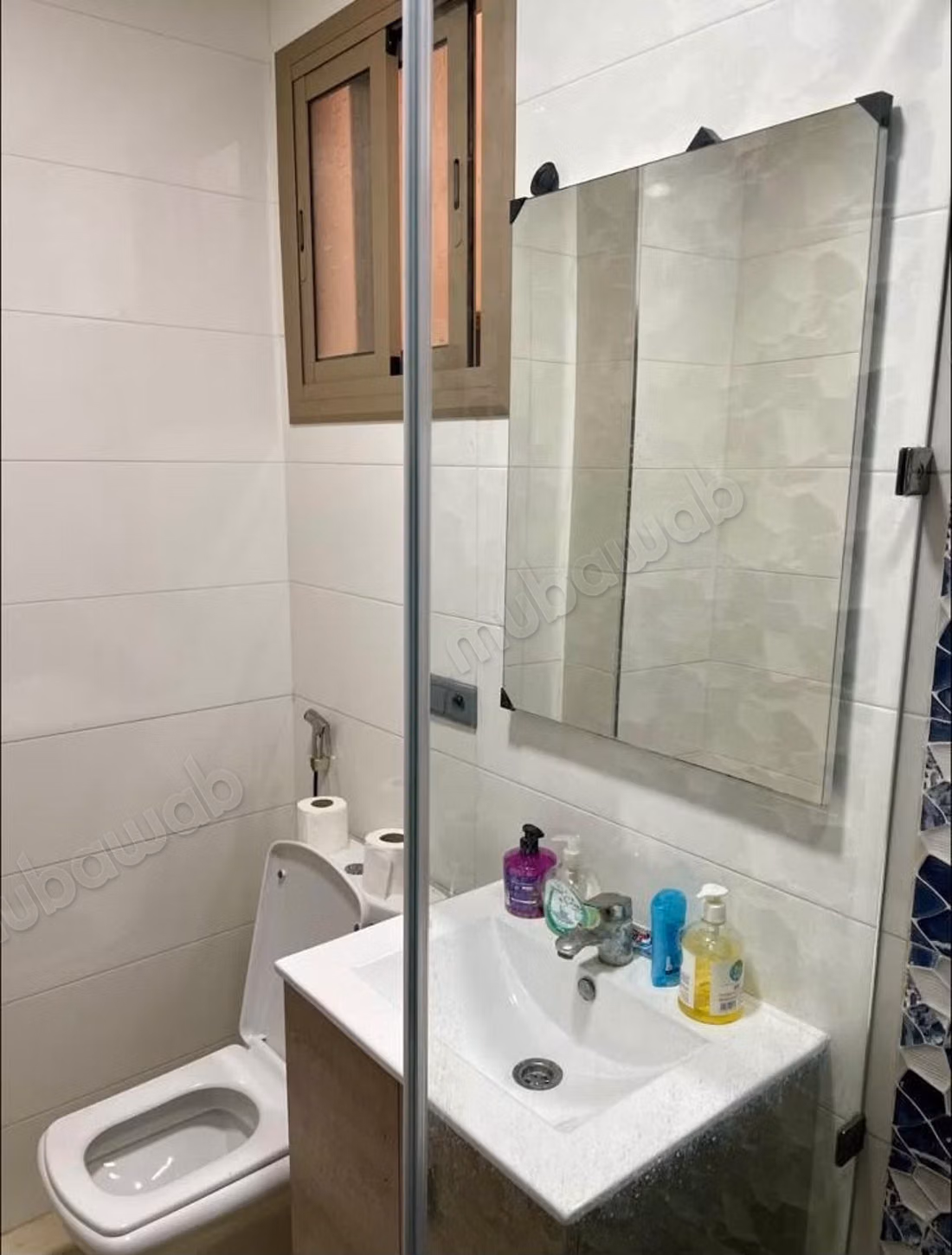 Appartement en location en Centre ville. 
Surface totale 98 m². 
Bien meublé