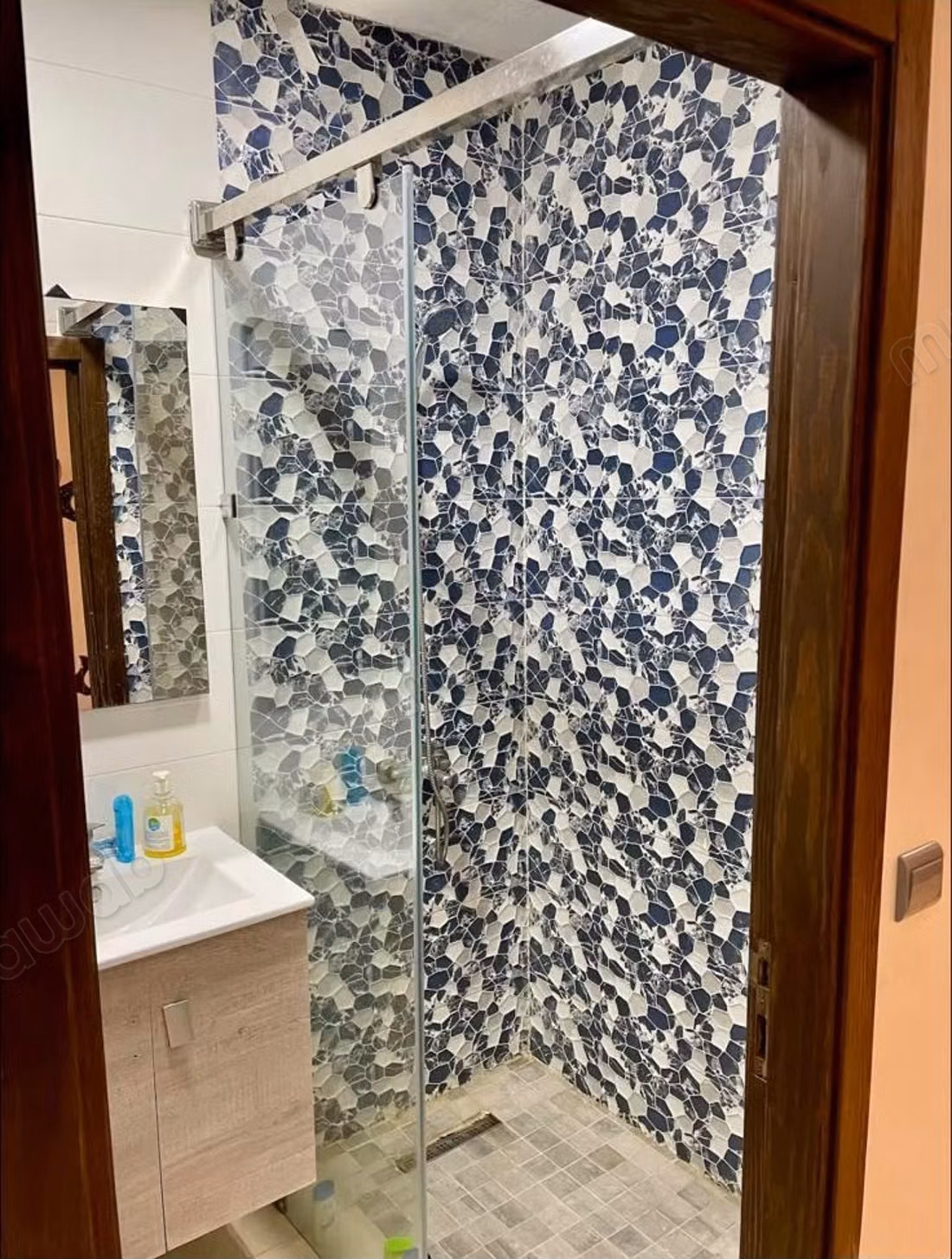 Appartement en location en Centre ville. 
Surface totale 98 m². 
Bien meublé