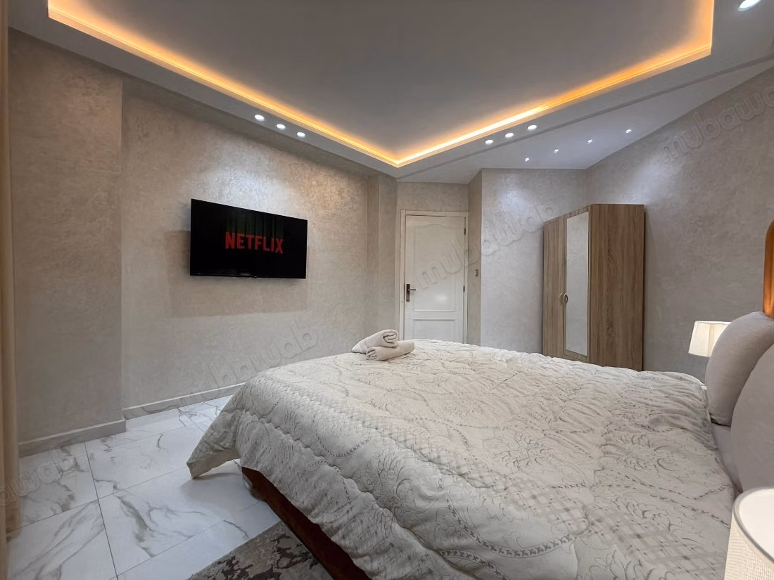 Location d'un appartement en Centre ville. 
Superficie 85 m². 
Service de concierge et climatisation
