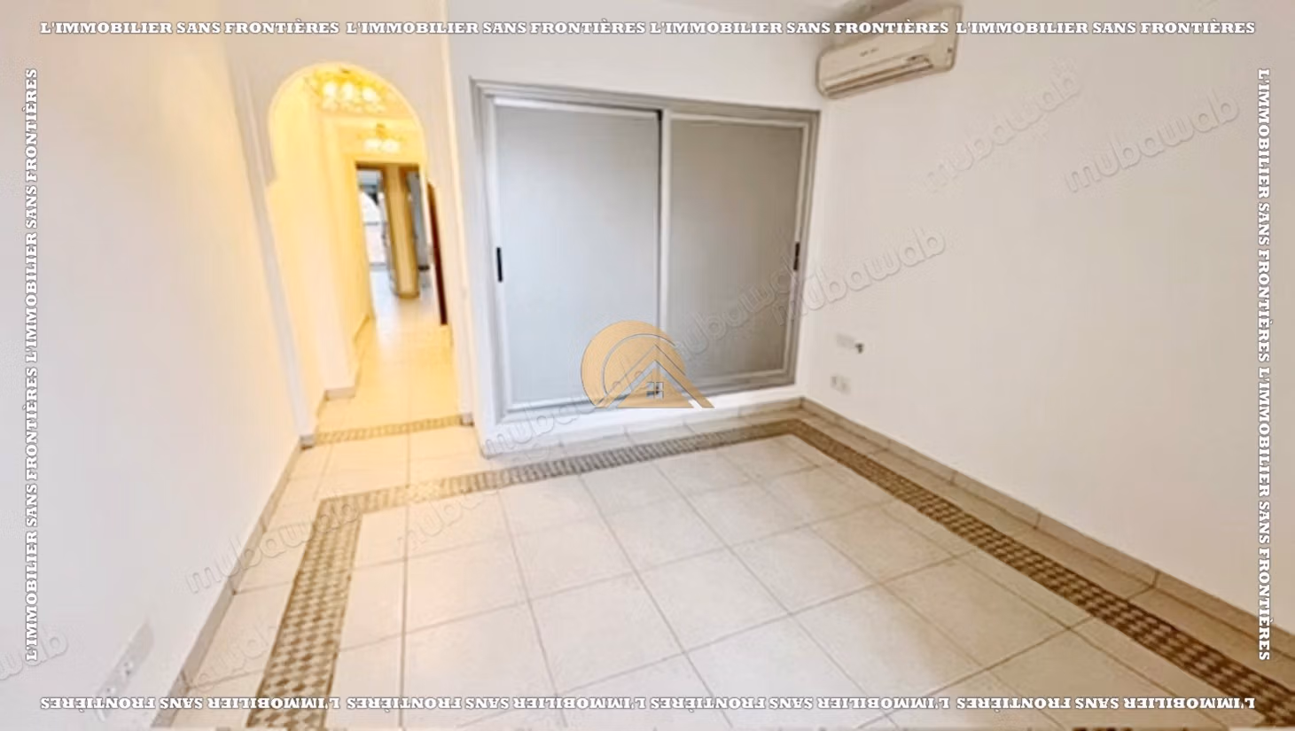 Appartement vide à louer à Camp El Ghoul