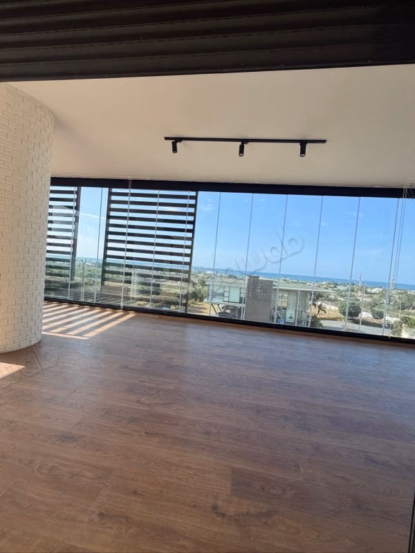 Fabuleux penthouse à vendre à Ain Diab. Superficie totale de 250 m²