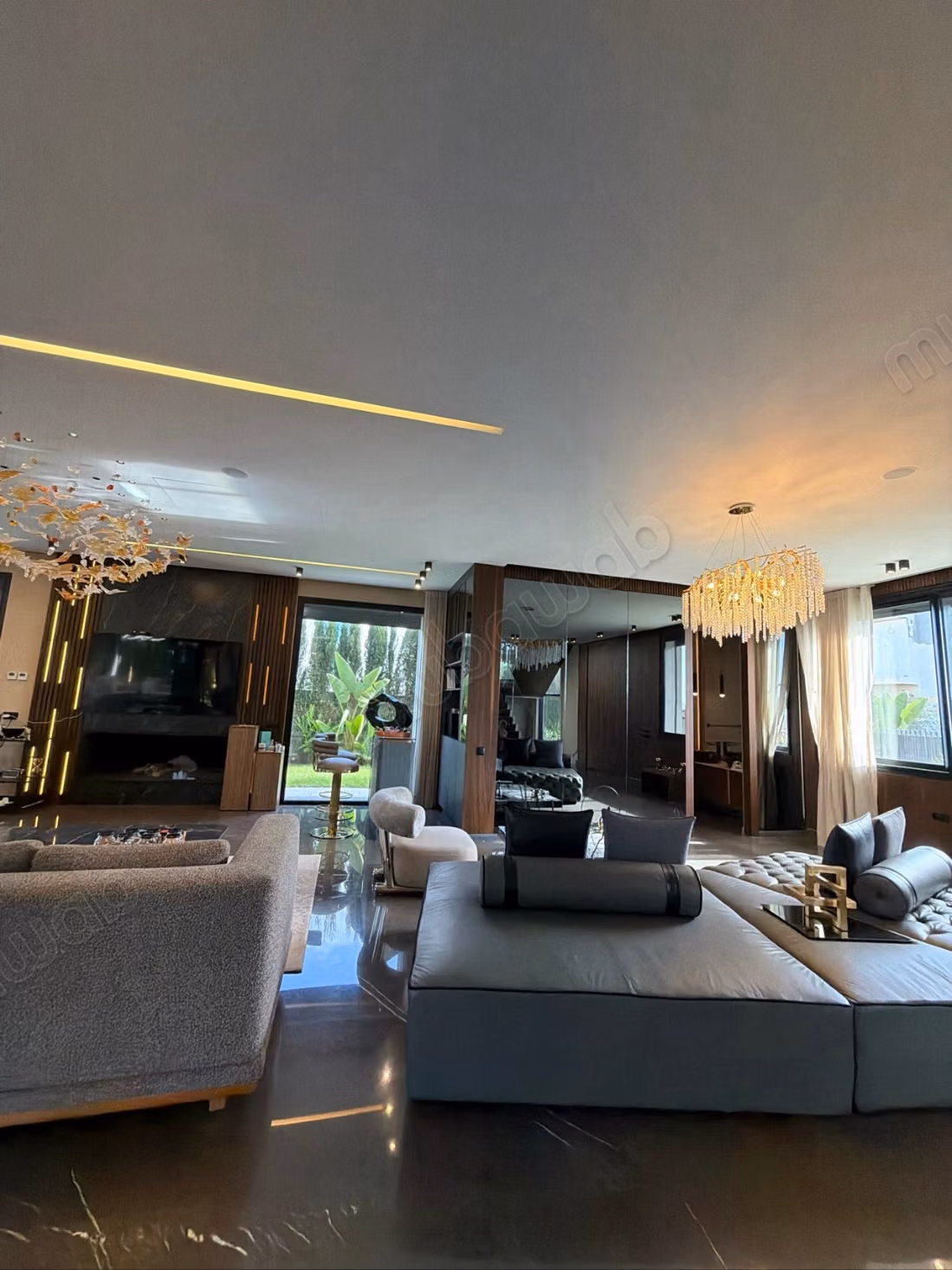 Villa de luxe à vendre. 4 grandes chambres. Vue sur l'océan