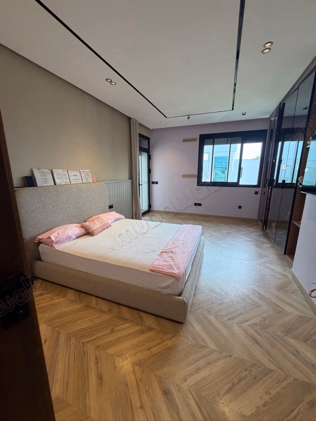 Villa de luxe à vendre. 4 grandes chambres. Vue sur l'océan