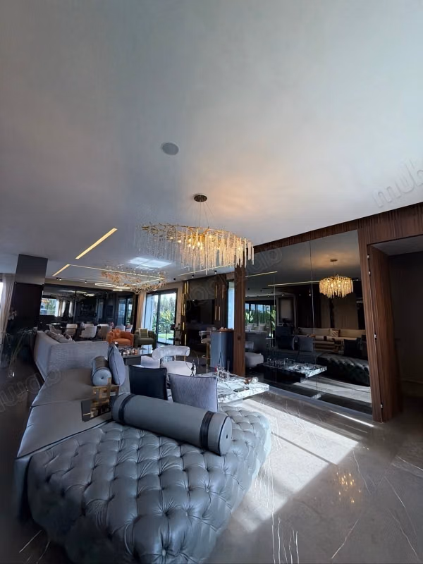 Villa de luxe à vendre. 4 grandes chambres. Vue sur l'océan
