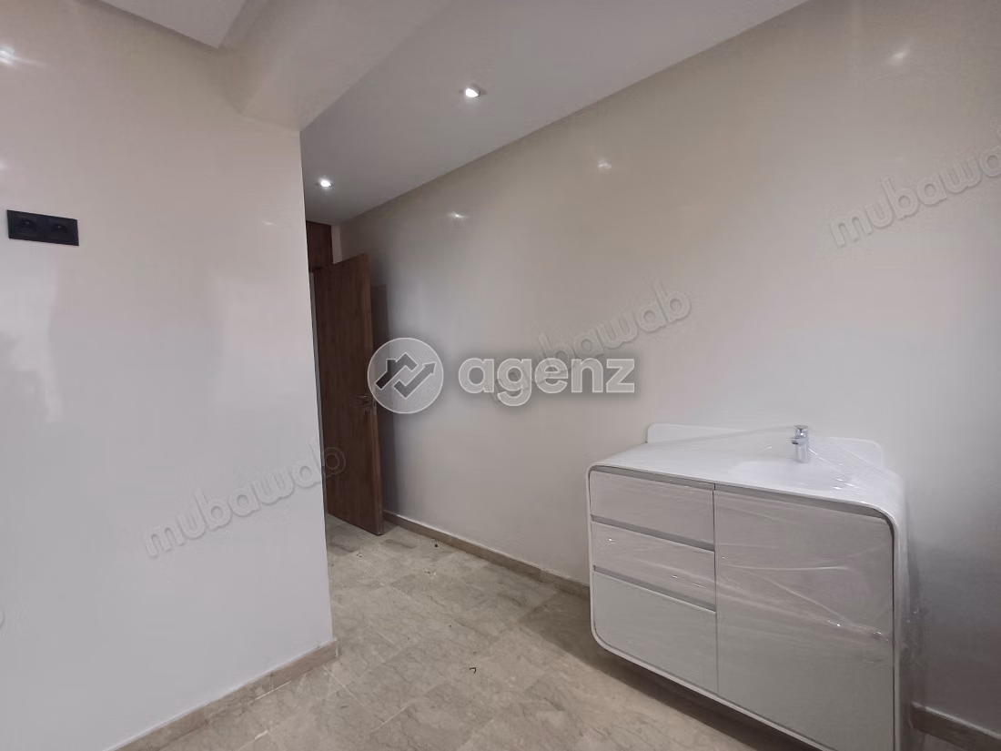 Commerce à louer 198 m² 
Palmier Casablanca