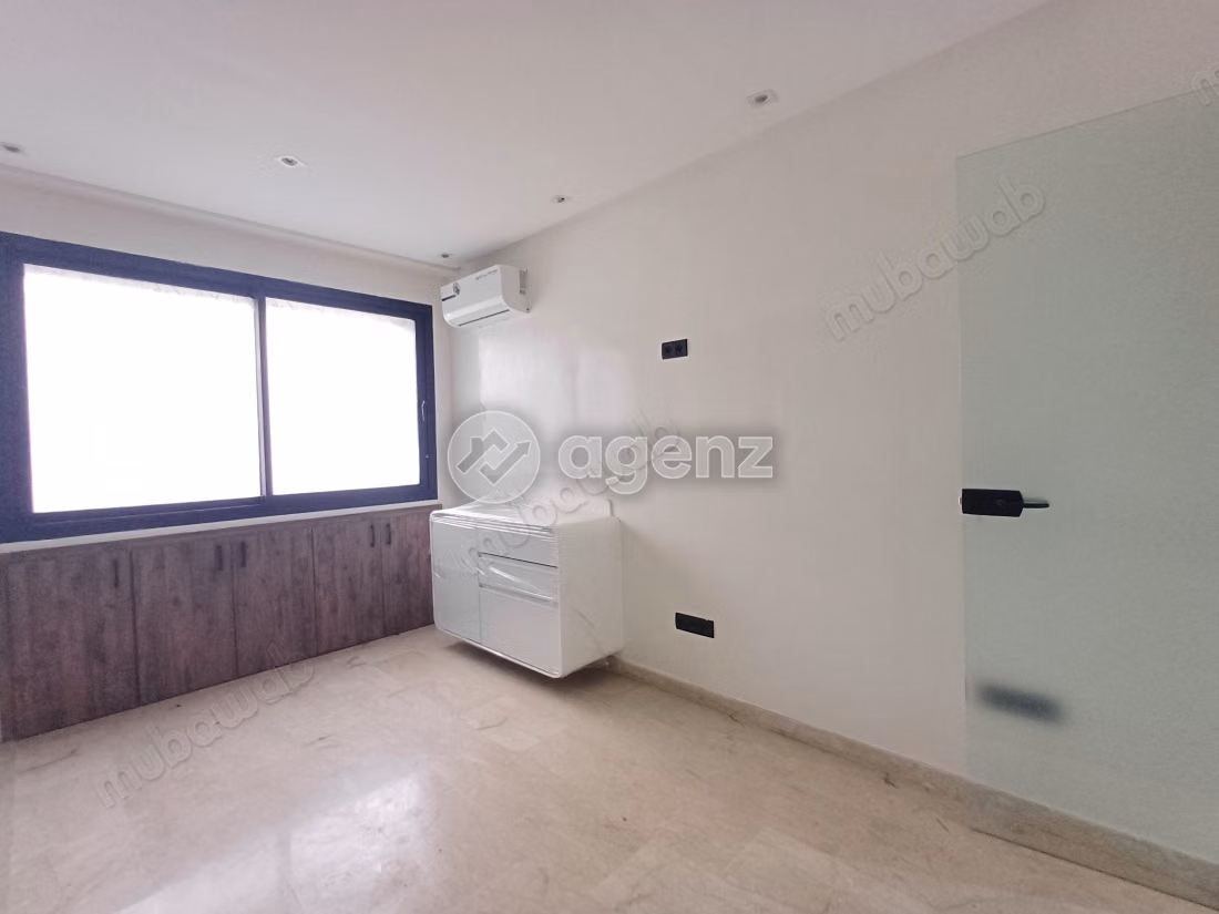 Commerce à louer 198 m² 
Palmier Casablanca