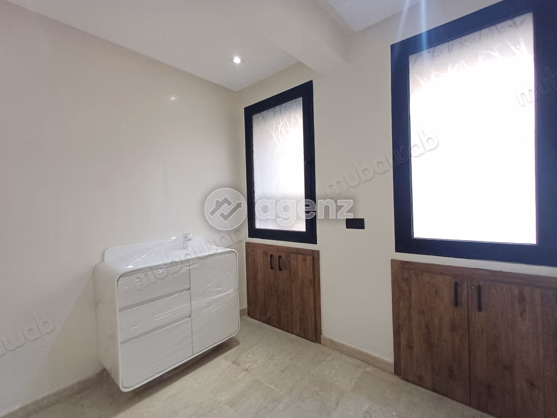 Commerce à louer 198 m² 
Palmier Casablanca