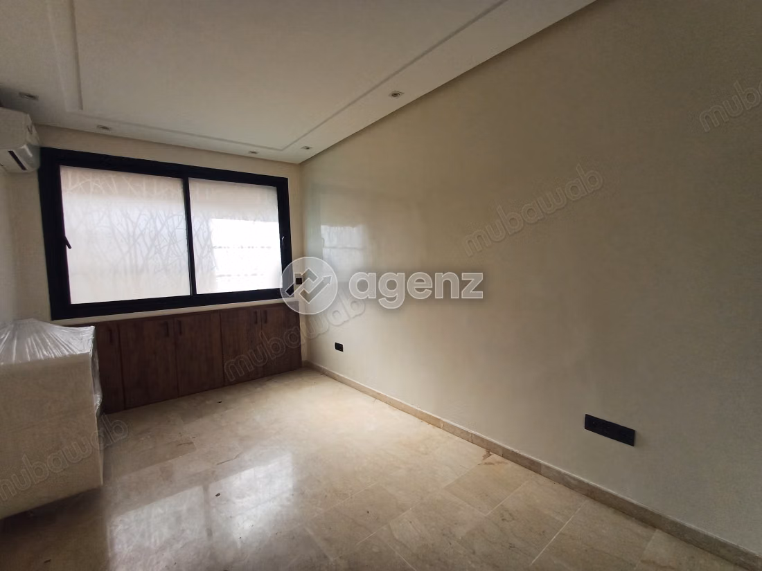 Commerce à louer 198 m² 
Palmier Casablanca