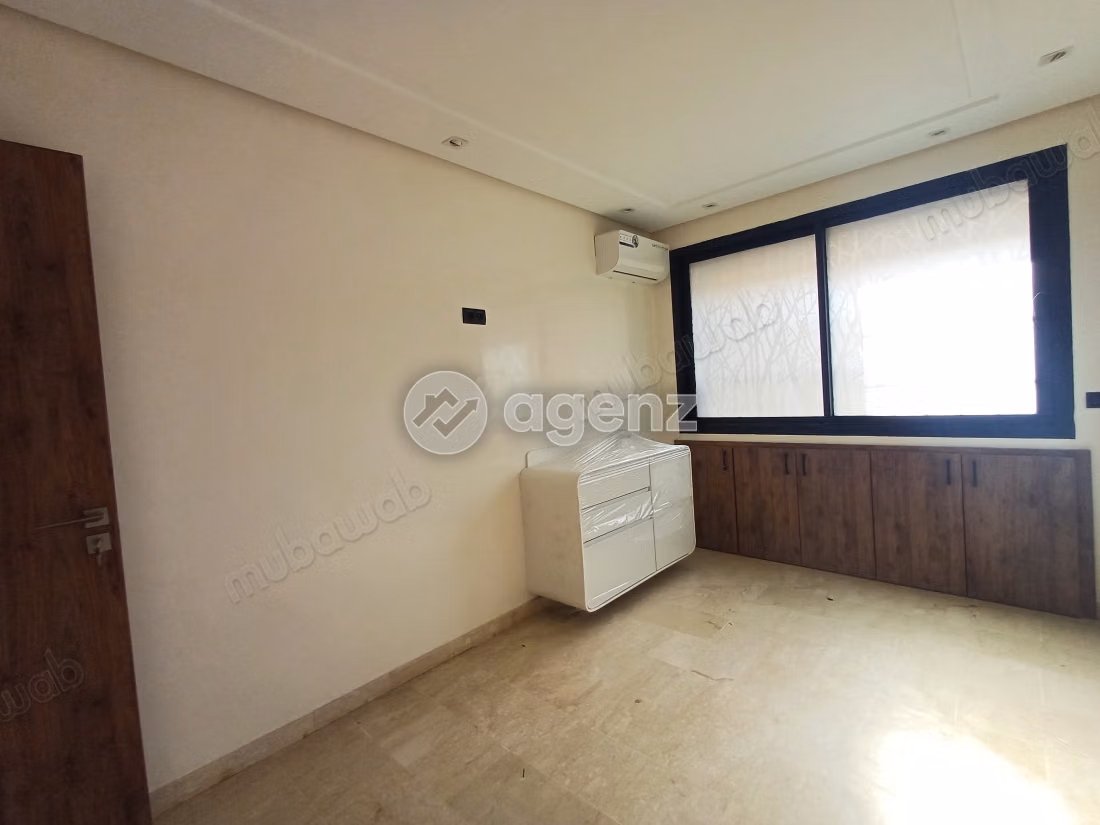 Commerce à louer 198 m² 
Palmier Casablanca
