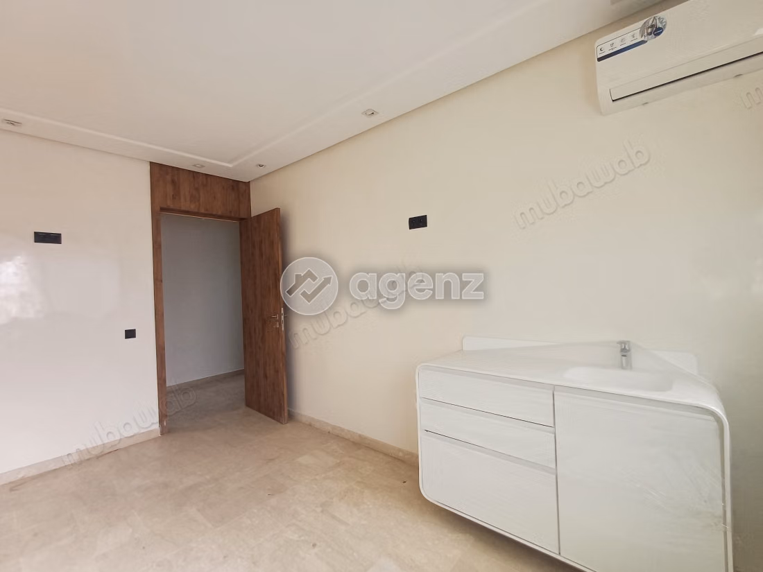 Commerce à louer 198 m² 
Palmier Casablanca